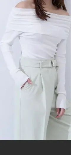 【美人百花掲載】　　オフショルコンパクトニット