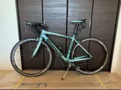 Bianchi IMPULSO カンパ　　ホイール搭載　ロードバイクのサムネイル
