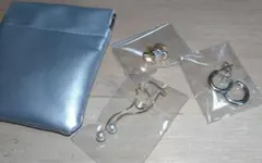 ピアス&ポーチセット売り