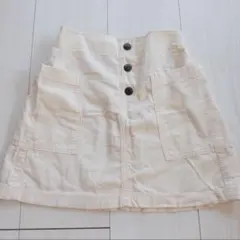 アイボリー カジュアルスカート ボタン付き
