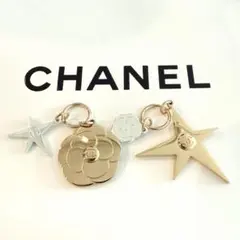 シャネル ホリデー 2025 チャーム カメリア 、コメット限定　各1個ずつ
