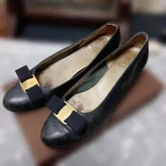 フェラガモ パンプス