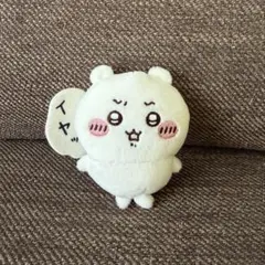 ちいかわ　ちいかわだらけくじ　E賞 全身ぬいぐるみバッジ　イヤッ