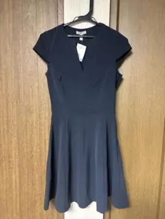 新品未使用✨️H＆Mネイビーワンピース