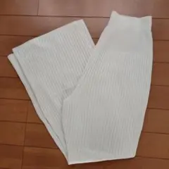 フロントスリットパンツ