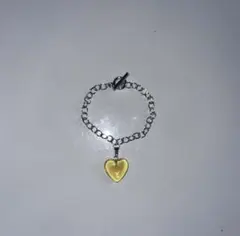 ハンドメイドアクセサリー ハート型チャーム付きブレスレット