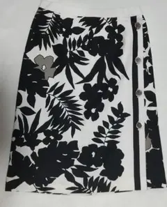 白黒花柄タイトスカート 膝丈