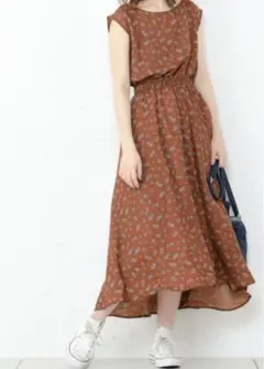 natural couture 花柄ロングワンピースのサムネイル
