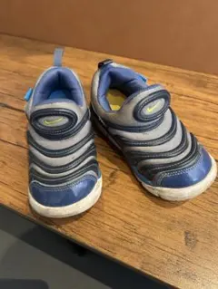 Nikeダイナモフリーシューズ　ネイビー/グレー