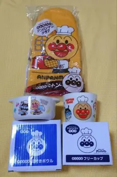 ✿新品未使用✿【すかいらーくノベルティ】アンパンマンクラブ食器ミトン３点セット