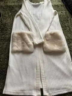 ホワイトカーディガン ロングカーディガン　 ファー　ポケット