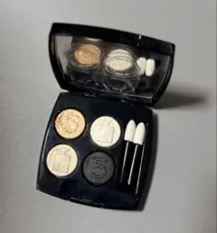 未使用 CHANEL シャネルレキャトルオンブル NO5 NO.5 アイシャドウ シャネル / レ キャトル オンブル N°5の公式商品情報｜美容