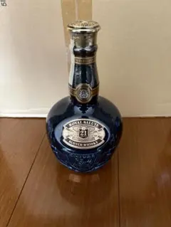 ROYAL SALUTE 32年 空き瓶 と化粧箱 - メルカリ