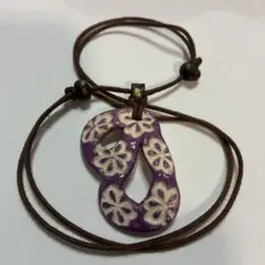 薄紫花模様の陶器ペンダント