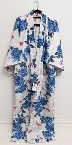 【夏・お祭り・浴衣】青い紫陽花と金魚の浴衣