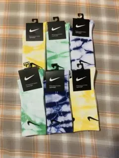 Nike タイダイ ソックス 6足セット 靴下 男女兼用のサムネイル