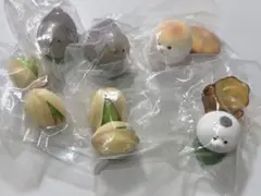 たべものに擬態する　もっちりアニマルズ　ガチャ　カプセルトイ