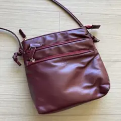 えんじ　ワイン色　ショルダーバッグ