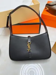 YSL ブラック ショルダーバッグ