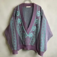 ヴィンテージ 幾何学柄 Vネック ニットセーター 短丈 古着 リネン 個性 紫