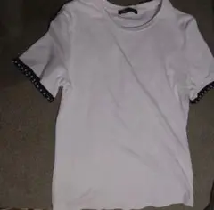 ZARAホワイトパール装飾Tシャツ