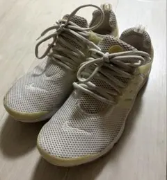 NIKE エアプレスト　白
