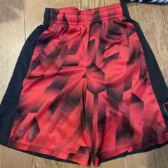 UNDER ARMOUR 半ズボン 赤・黒 グラフィック
