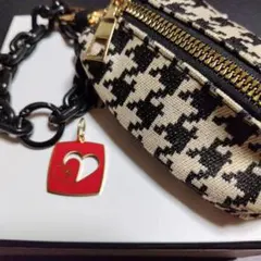 ☆CHANEL☆バレンタイン☆ノベルティチャーム☆ハート☆ロゴ入り☆キーケース付