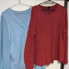 ブルーグレーVネックセーターと赤リブ編みセーターセット