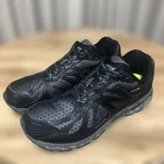 美品/New Balance 1040v5ランニングスニーカー(29.0cm)黒のサムネイル
