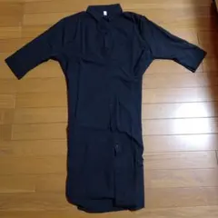 シャツワンピース。