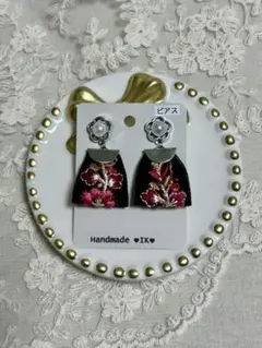 インド刺繍リボン ピアス＊黒＊お花刺繍＊