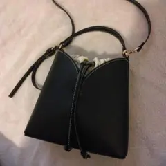 ⭐︎H&M CROSSBODY BUCKET BAG⭐︎