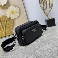 PRADA スマホショルダーバッグ ブラック