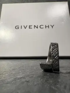 Givenchyリング24号前後