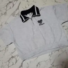 ハートロゴ クロップド 襟付き トップス