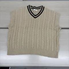 ベージュ Vネック ケーブル編み ベスト M