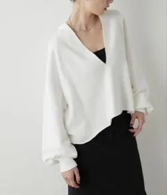 ウィムガゼット○スウェットVネックプルオーバー白