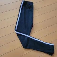 新品　ブラック10分丈レギンスパンツ　 紫ストライプ
