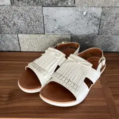 フィットフロップ　サンダル　タッセルキルト　ホワイト