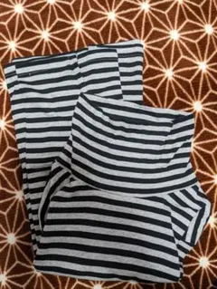 黒とグレーのストライプ タートルネック 長袖カットソー　160cm　綿100%