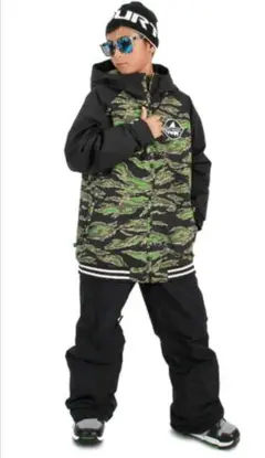 BURTONスノーボードウェア上下セットキッズMバートン（カモフラ）