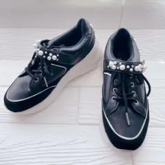 【極美品】RANDA ブラックパール付き厚底スニーカー　Lのサムネイル