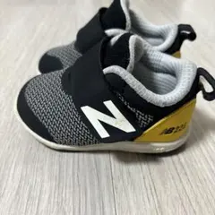 ニューバランス　黒/イエロー スニーカー