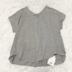 新品未使用　タグ付き　グレー 半袖 Tシャツ Vネック　プラステ　PLSTのサムネイル