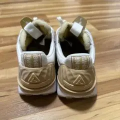 【本日限定SALE】NIKEホワイト/ベージュ スニーカー　ジョーダン