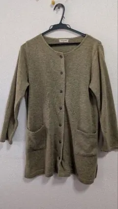 【2/6 まで　サマンサモスモス】オリーブ色 ポケット付カーディガン