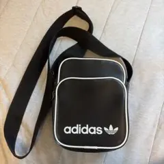 adidas ショルダーバッグ ブラックのサムネイル
