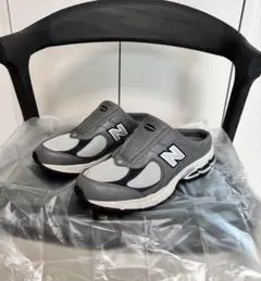 New Balance M2002R Mule グレーのサムネイル