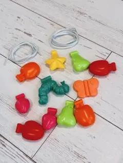 はらぺこあおむし　ひも通し